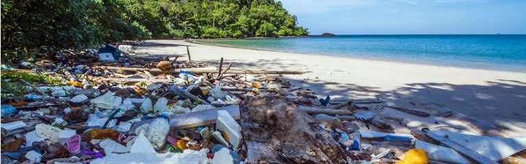 Plastikmüll am Strand