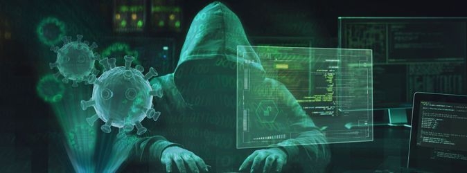 Ein Mann mit Kapuze sitzt vor einer Tastatur, im Vordergrund grüne Viren- und Datensymbole